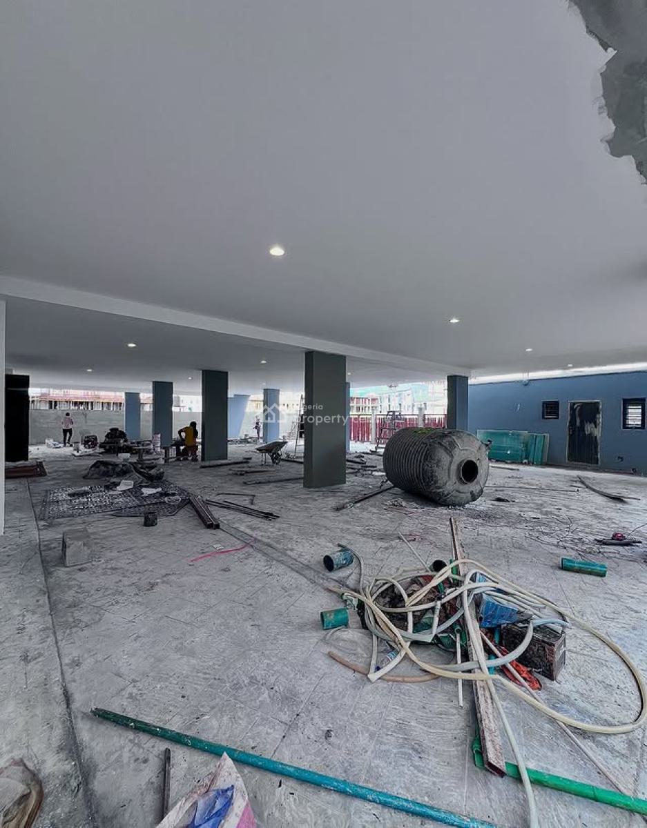 Fully Serviced 2 Bedroom Apartment with Bq, Lekki Phase 1, Lekki, Lagos, Block of Flats for Sale