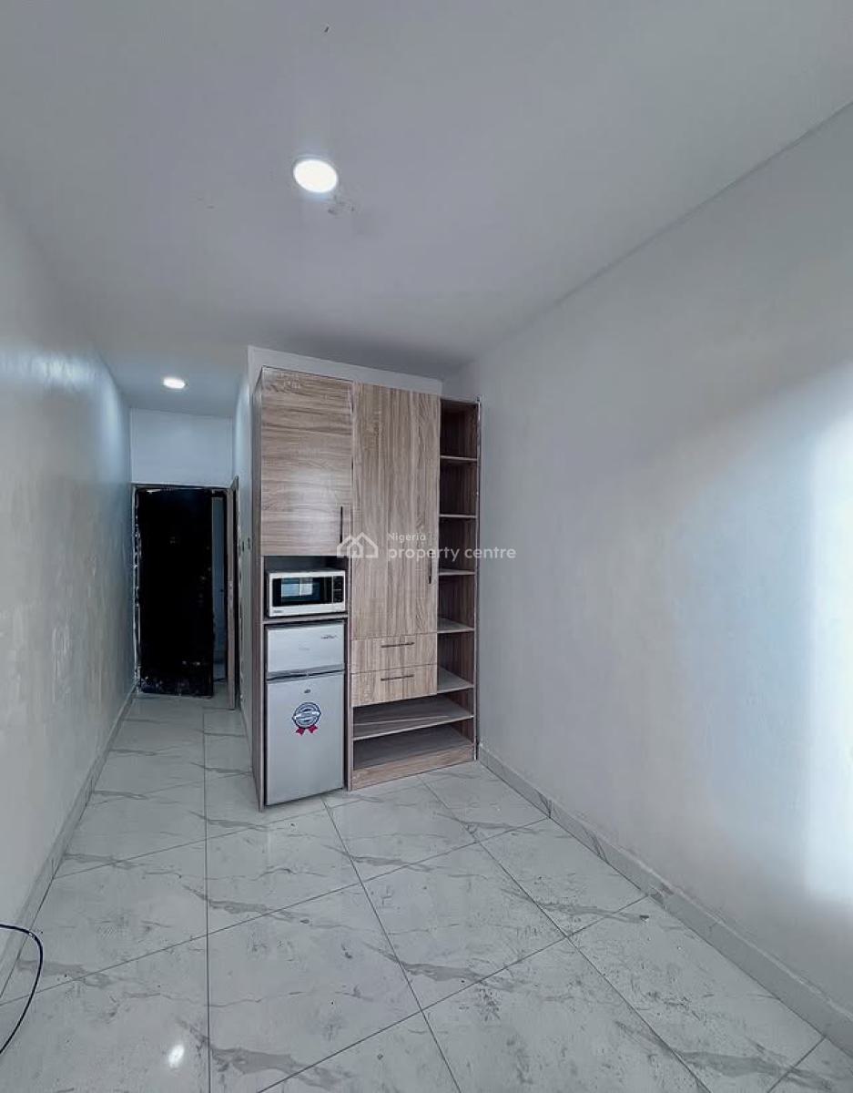 Fully Serviced 2 Bedroom Apartment with Bq, Lekki Phase 1, Lekki, Lagos, Block of Flats for Sale