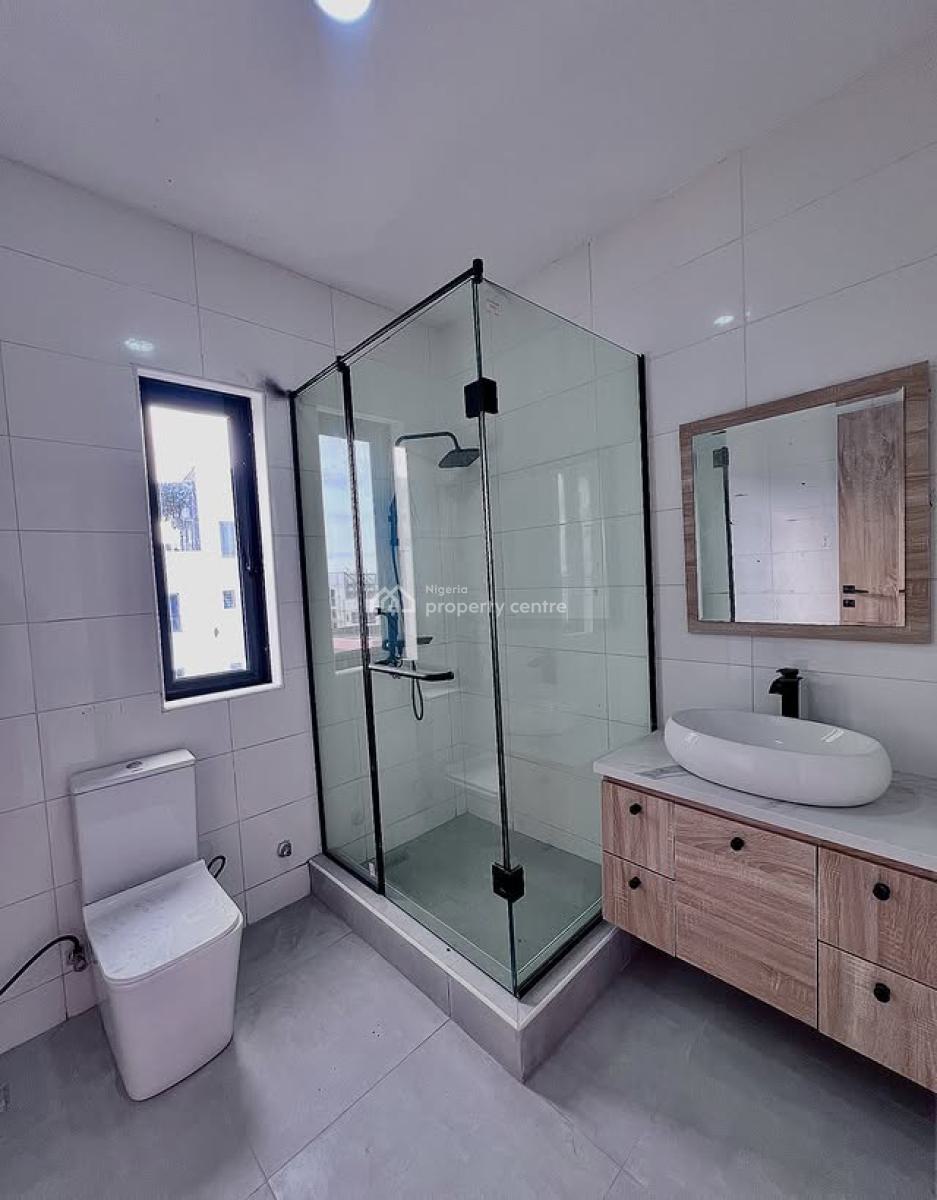 Fully Serviced 2 Bedroom Apartment with Bq, Lekki Phase 1, Lekki, Lagos, Block of Flats for Sale