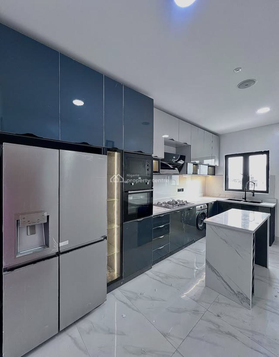 Fully Serviced 2 Bedroom Apartment with Bq, Lekki Phase 1, Lekki, Lagos, Block of Flats for Sale