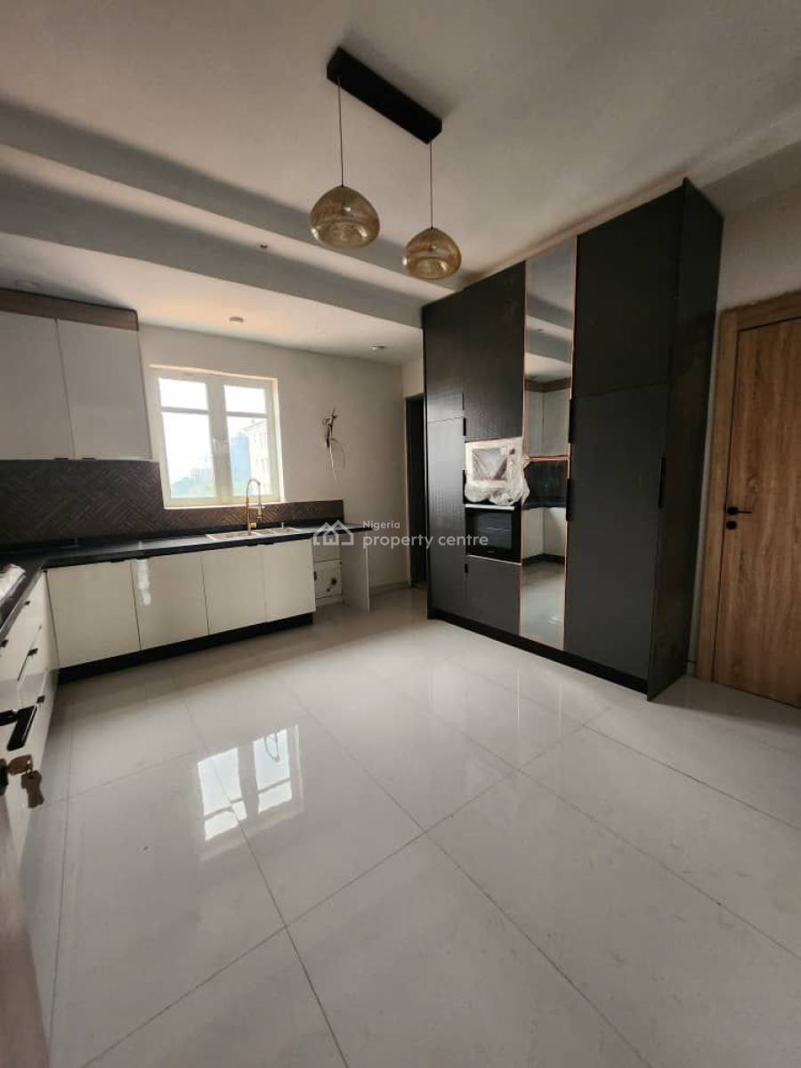 Well Built 3 Bedroom Apartment with an Elevator, Victoria Island (vi), Lagos, Flat / Apartment for Sale