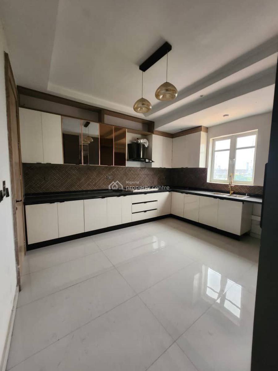 Well Built 3 Bedroom Apartment with an Elevator, Victoria Island (vi), Lagos, Flat / Apartment for Sale