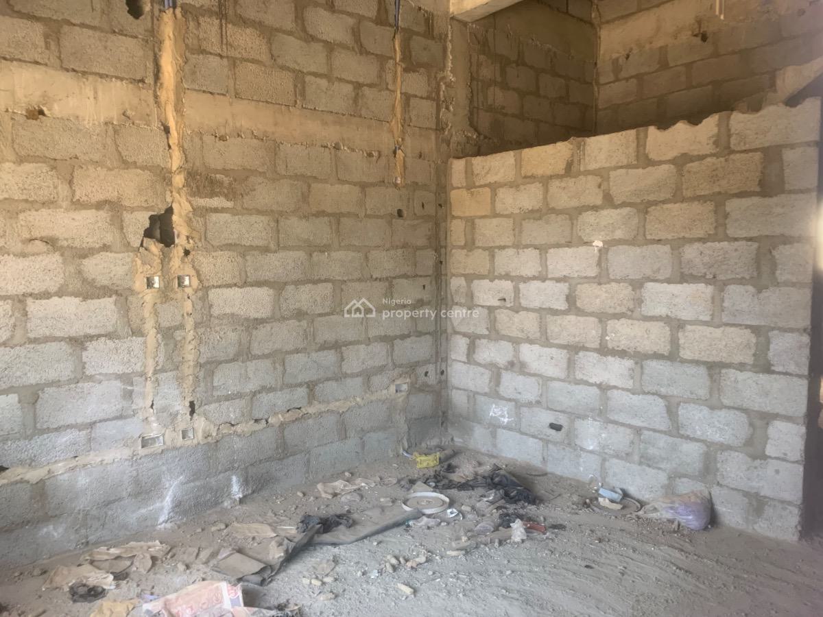 Distress of 4 Bedroom Terrace Duplexes, Street Behind Aduvie School, By Tipper Garage, Jahi, Abuja, Terraced Duplex for Sale