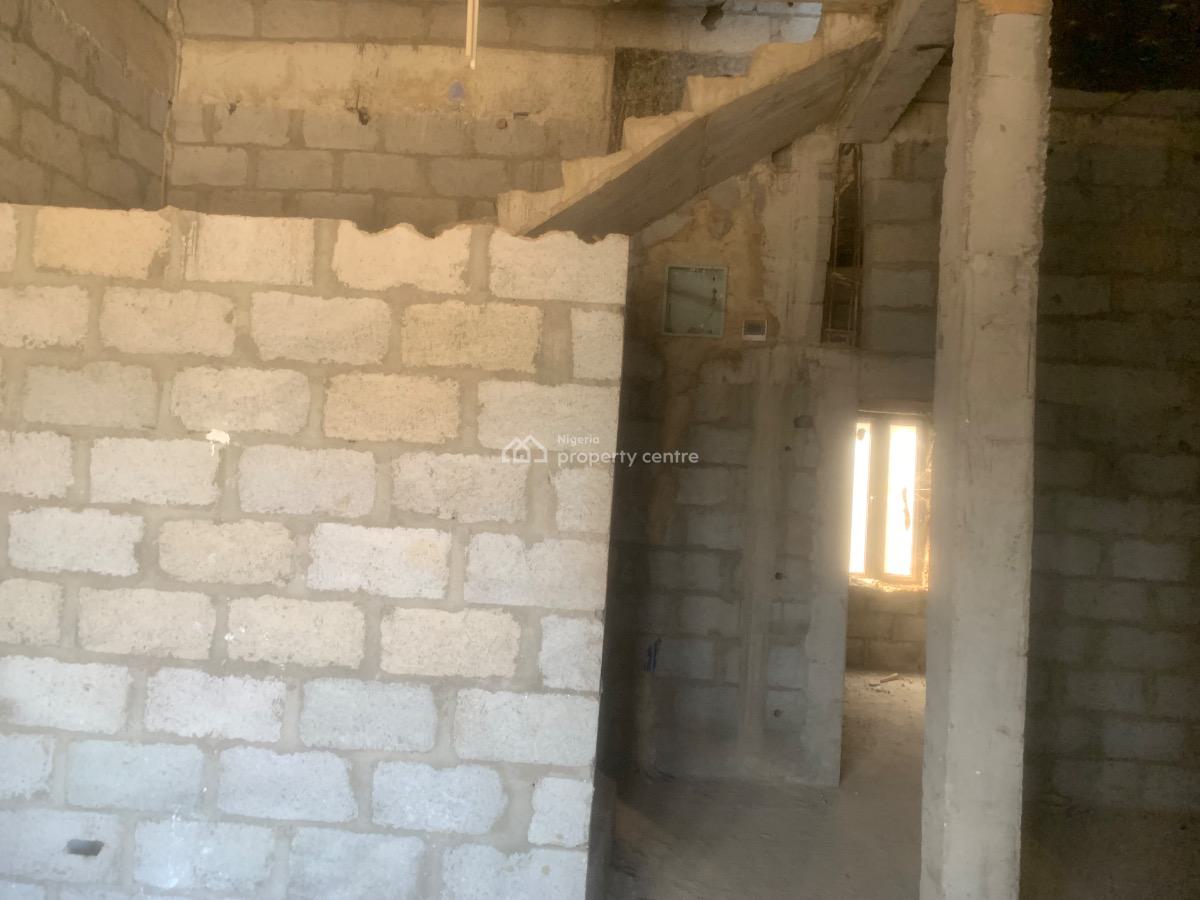 Distress of 4 Bedroom Terrace Duplexes, Street Behind Aduvie School, By Tipper Garage, Jahi, Abuja, Terraced Duplex for Sale