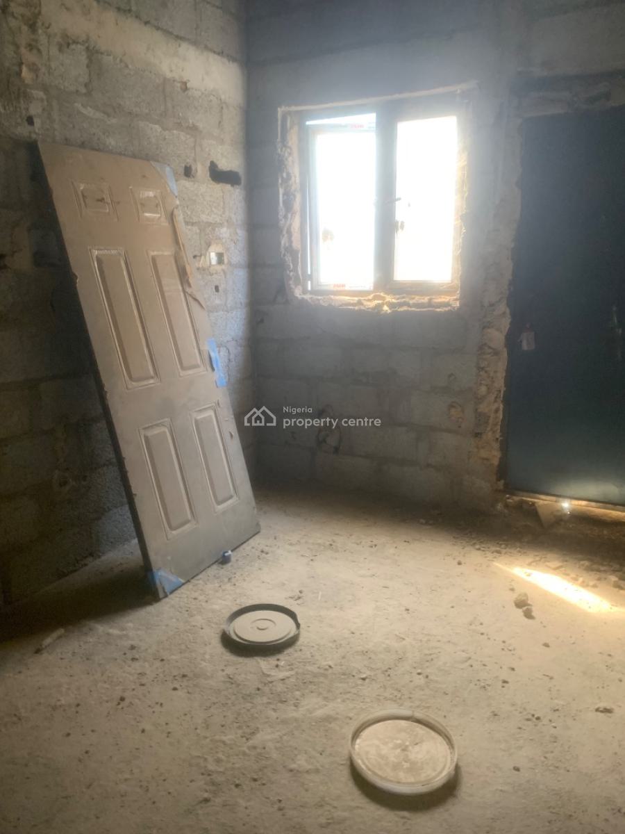 Distress of 4 Bedroom Terrace Duplexes, Street Behind Aduvie School, By Tipper Garage, Jahi, Abuja, Terraced Duplex for Sale