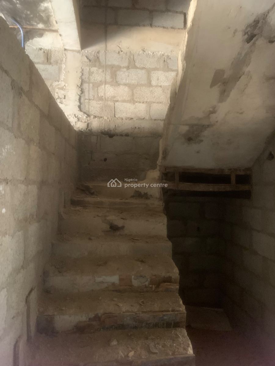 Distress of 4 Bedroom Terrace Duplexes, Street Behind Aduvie School, By Tipper Garage, Jahi, Abuja, Terraced Duplex for Sale