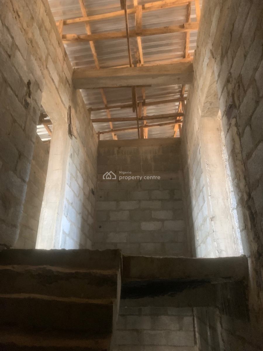 Distress of 4 Bedroom Terrace Duplexes, Street Behind Aduvie School, By Tipper Garage, Jahi, Abuja, Terraced Duplex for Sale