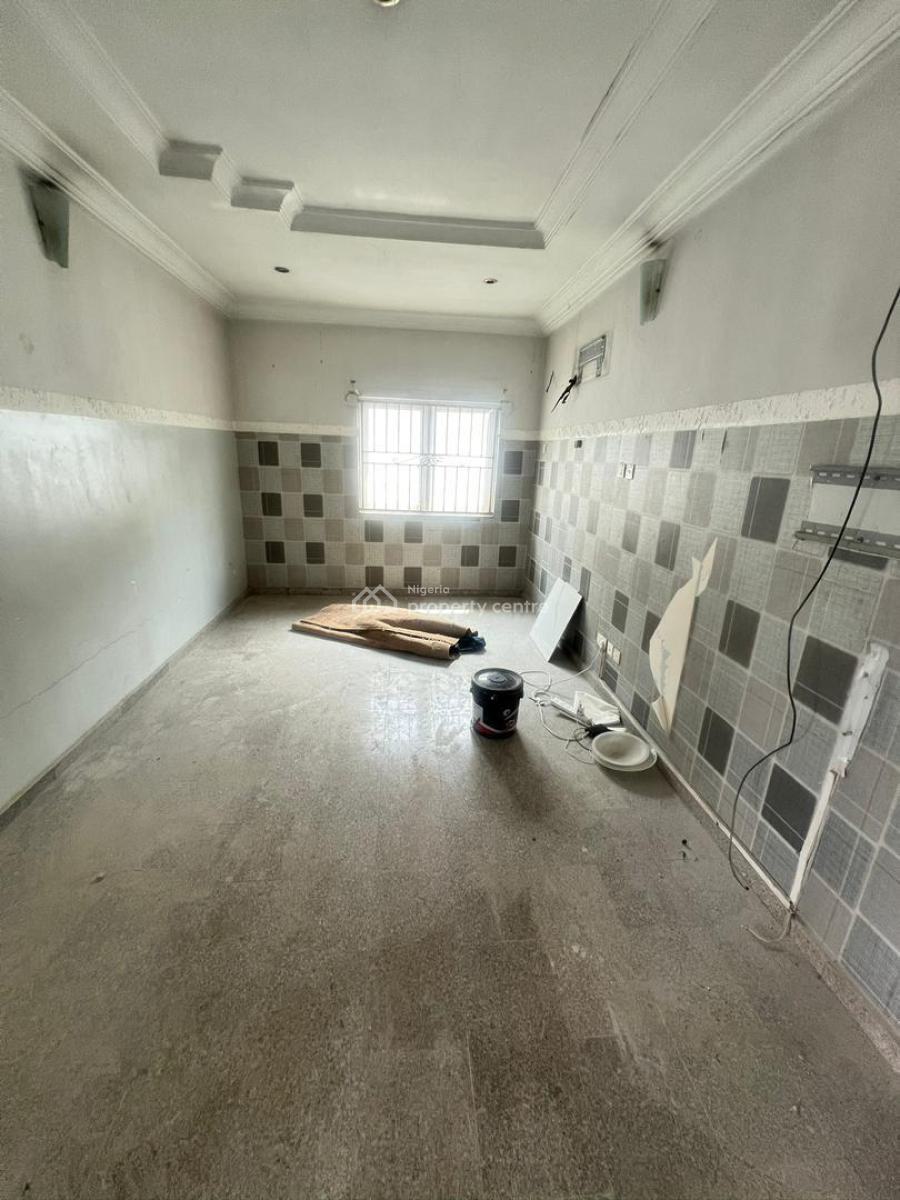 Shop to  on a Commercial  Road, Off Admiralty, Lekki Phase 1, Lekki, Lagos, Commercial Property for Rent