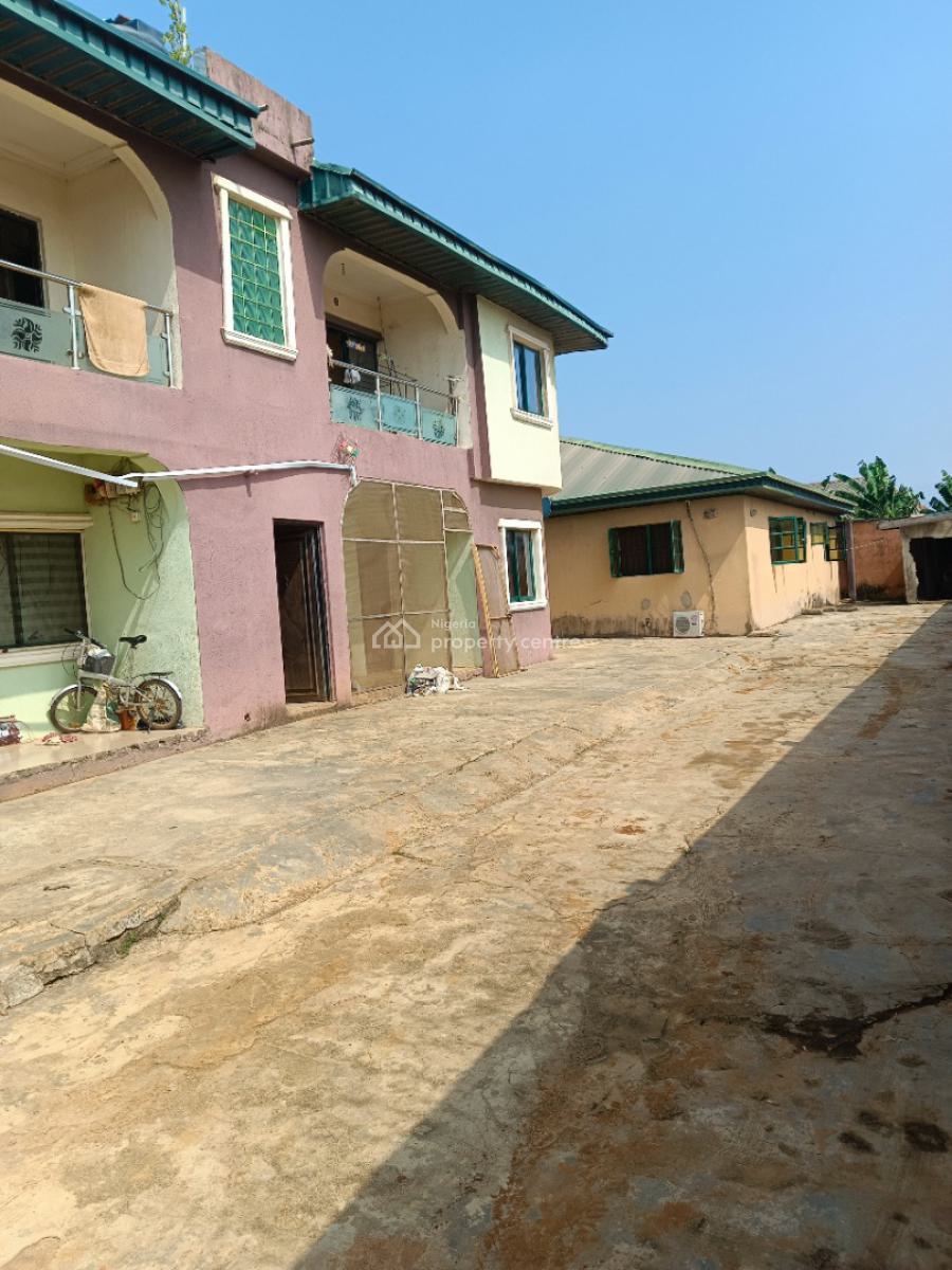 Standard 5 Units Flats Storey Building, Agunfoye Bayeiku, Igbogbo, Ikorodu, Lagos, Block of Flats for Sale