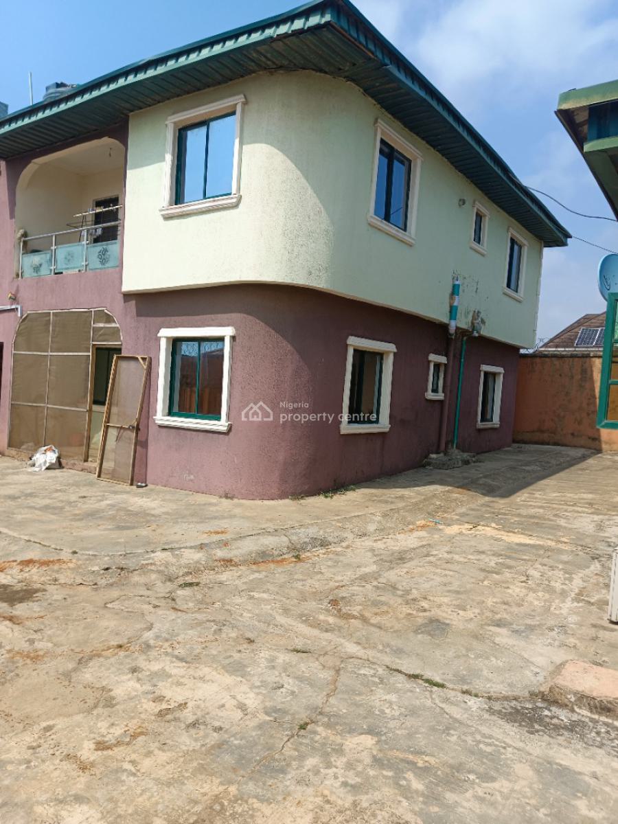 Standard 5 Units Flats Storey Building, Agunfoye Bayeiku, Igbogbo, Ikorodu, Lagos, Block of Flats for Sale