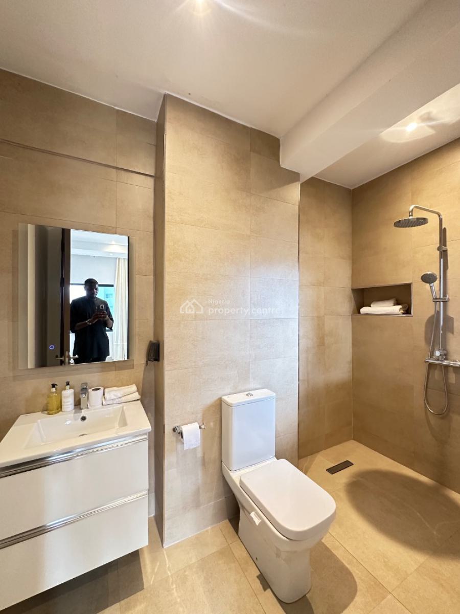 Spacious 2 Bedroom Apartment with Swimming Pool, Gym , Elevator, Lekki Phase 1, Lekki Phase 1, Lekki, Lagos, Block of Flats for Sale