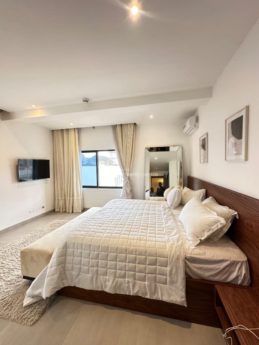 Spacious 2 Bedroom Apartment with Swimming Pool, Gym , Elevator, Lekki Phase 1, Lekki Phase 1, Lekki, Lagos, Block of Flats for Sale