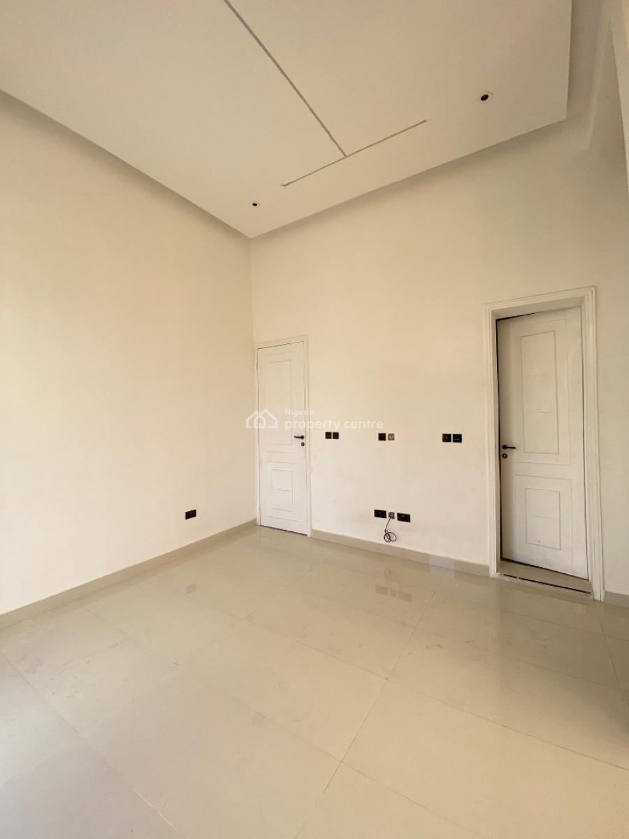 a Nicely Built 3 Bedroom Apartment in Lekki Phase 1, Lekki Phase 1, Lekki Phase 1, Lekki, Lagos, Block of Flats for Sale