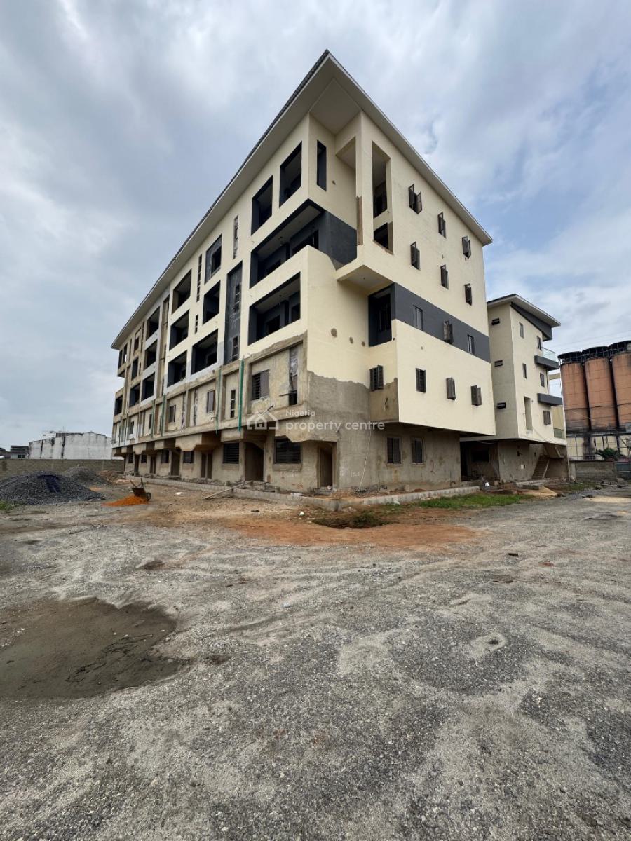 3 Bedroom  Spacious. Apartment, Surulere Lagos, Surulere, Lagos, Flat / Apartment for Sale