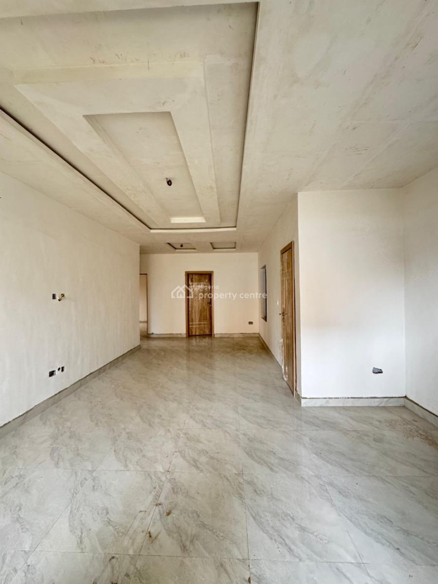 3 Bedroom  Spacious. Apartment, Surulere Lagos, Surulere, Lagos, Flat / Apartment for Sale