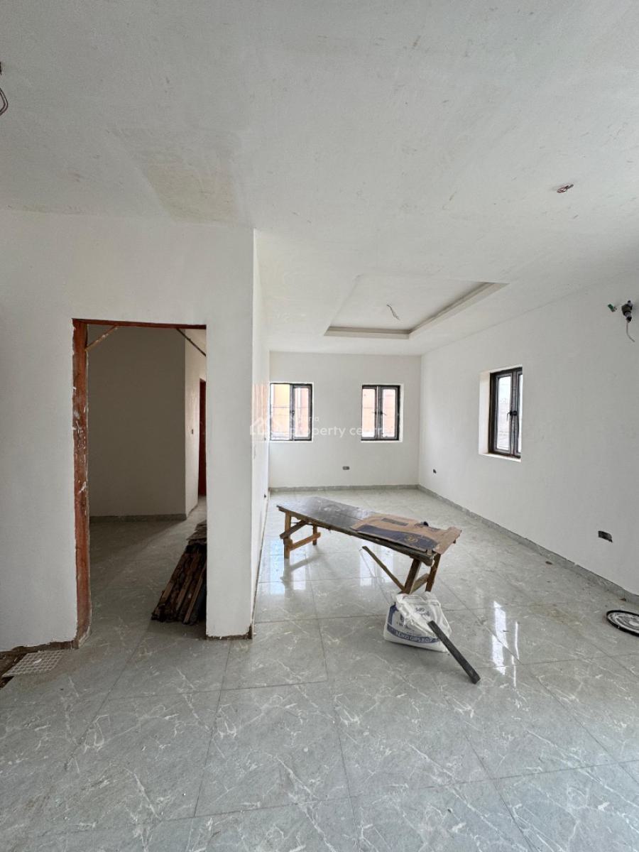 3 Bedroom  Spacious. Apartment, Surulere Lagos, Surulere, Lagos, Flat / Apartment for Sale