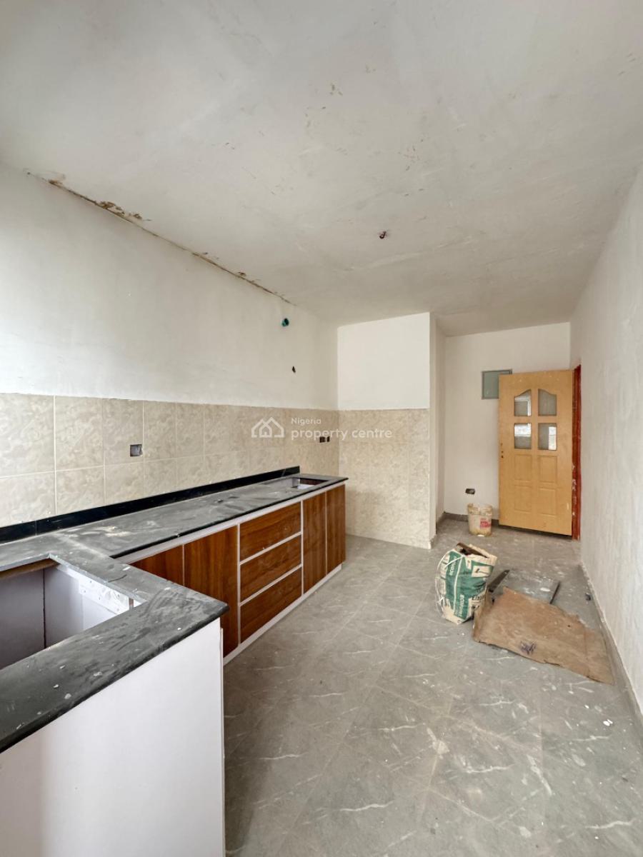 3 Bedroom  Spacious. Apartment, Surulere Lagos, Surulere, Lagos, Flat / Apartment for Sale