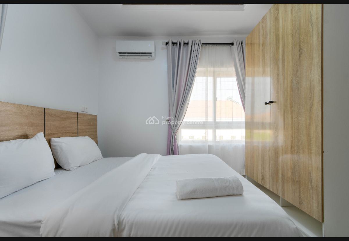 Tastefully Furnished 3 Bedroom Apartment, Off Palm Spring Road, Lekki, Lagos, Flat / Apartment Short Let
