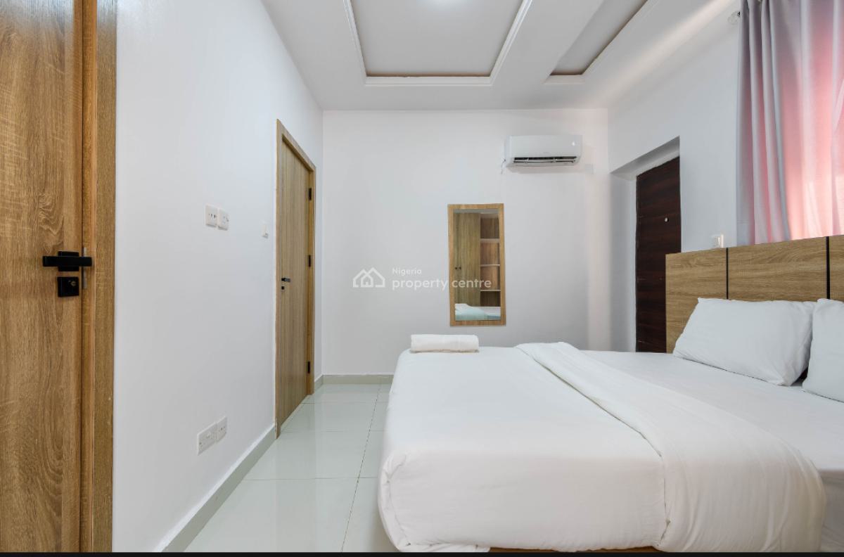 Tastefully Furnished 3 Bedroom Apartment, Off Palm Spring Road, Lekki, Lagos, Flat / Apartment Short Let