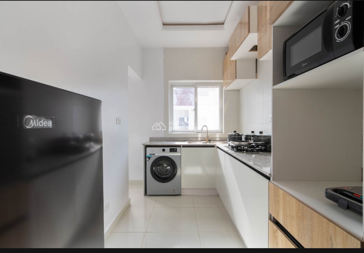 Tastefully Furnished 3 Bedroom Apartment, Off Palm Spring Road, Lekki, Lagos, Flat / Apartment Short Let