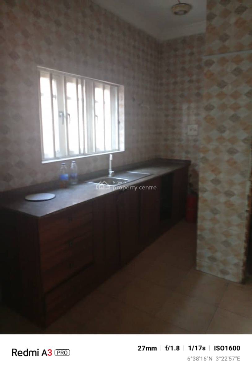 Lovely 3 Bedroom Flat, 2 in a Compound in an Estate, Gra Phase 1, Magodo, Lagos, Flat / Apartment for Rent