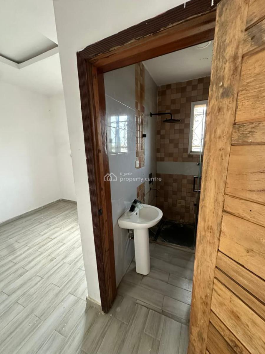 2 Bedroom Apartment, Ologolo Lekki, Lekki, Lagos, Flat / Apartment for Rent