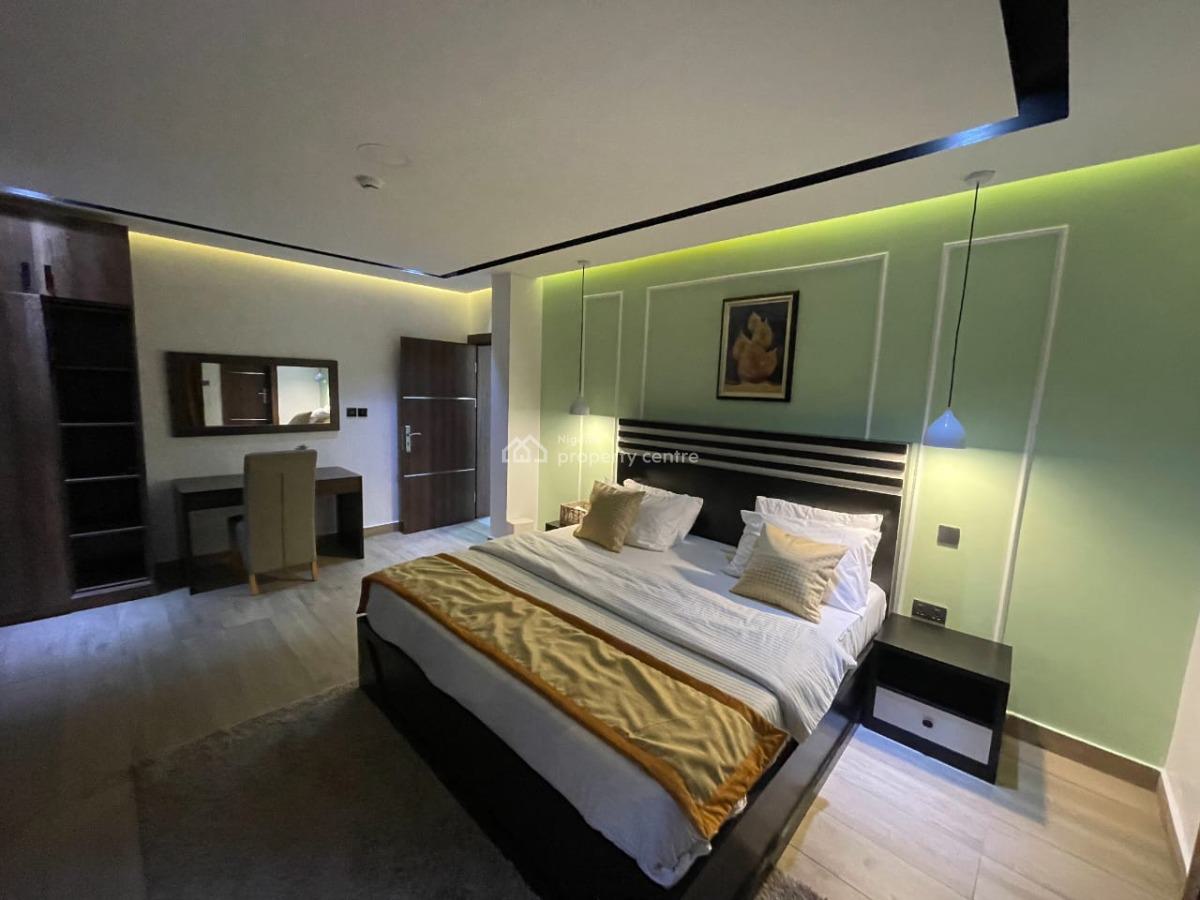 Elegant Waterfront 3-beds Apartment with Pool, Snooker & Gym, Located at Admiralty Way, Lekki Phase 1, Lekki, Lagos, Flat / Apartment Short Let