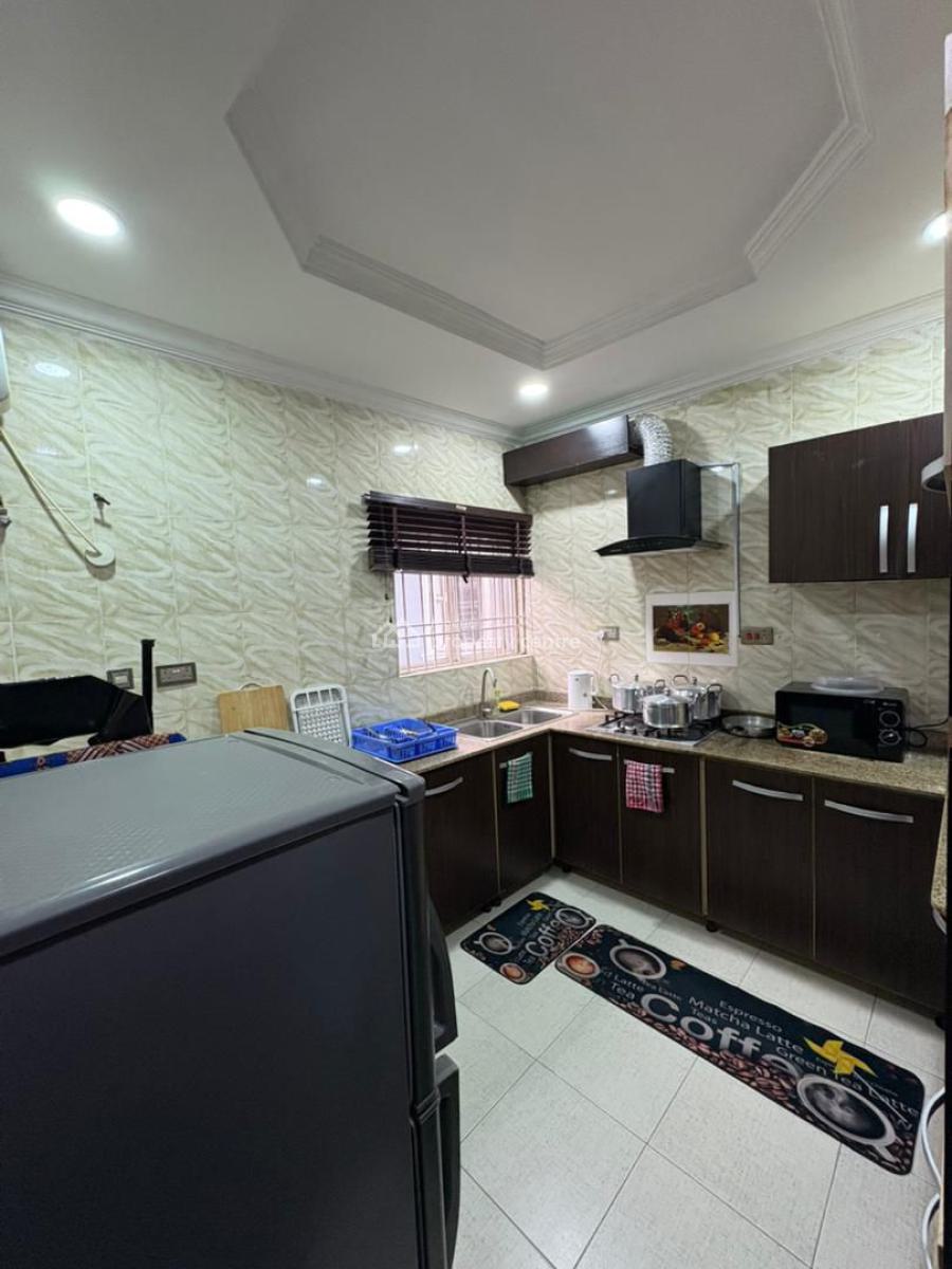 Well Spacious 3 Bedroom Fully Furnished Apartment Available, Lekki Phase 1, Lekki, Lagos, Flat / Apartment for Rent