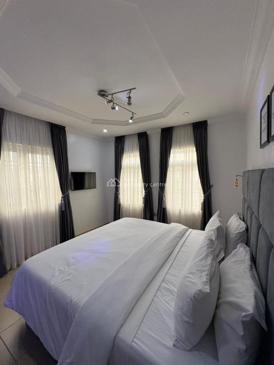 Well Spacious 3 Bedroom Fully Furnished Apartment Available, Lekki Phase 1, Lekki, Lagos, Flat / Apartment for Rent