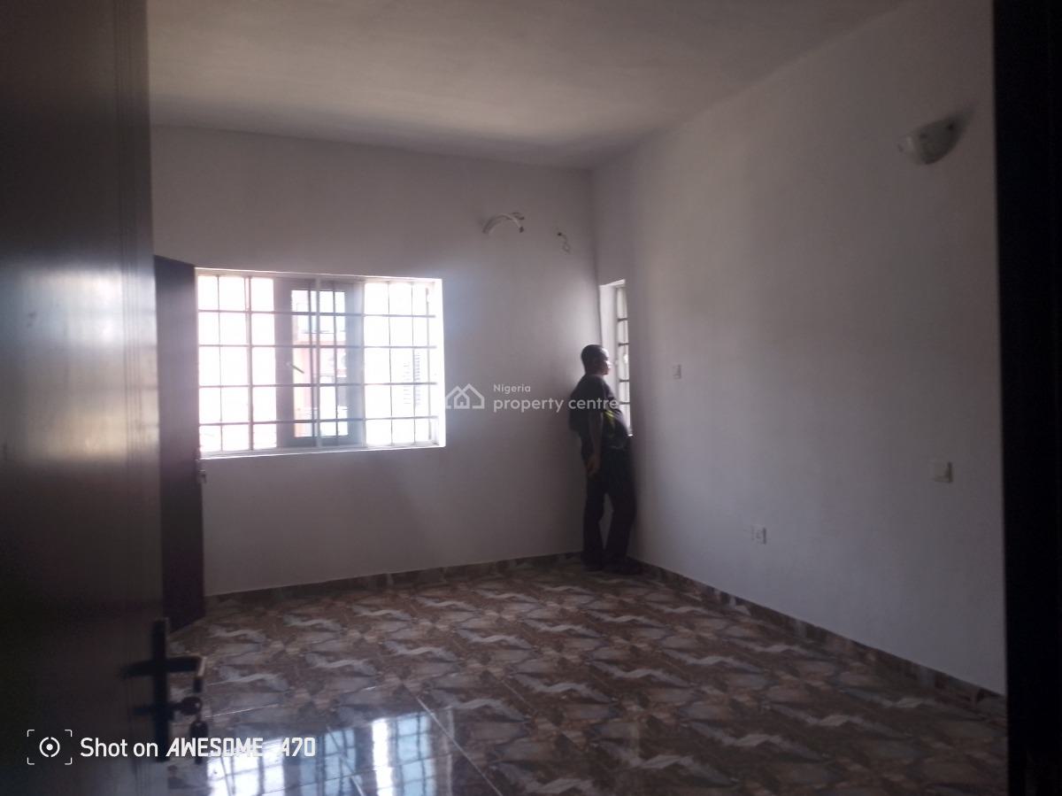 Spacious 3bedroom Flat Upstairs, Cw Estate, Osapa, Lekki, Lagos, Flat / Apartment for Rent