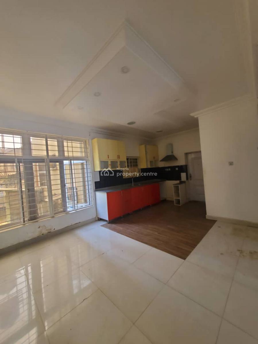 Spacious 2 Bedroom Block of Flat, American International School, Durumi, Abuja, Flat / Apartment for Rent