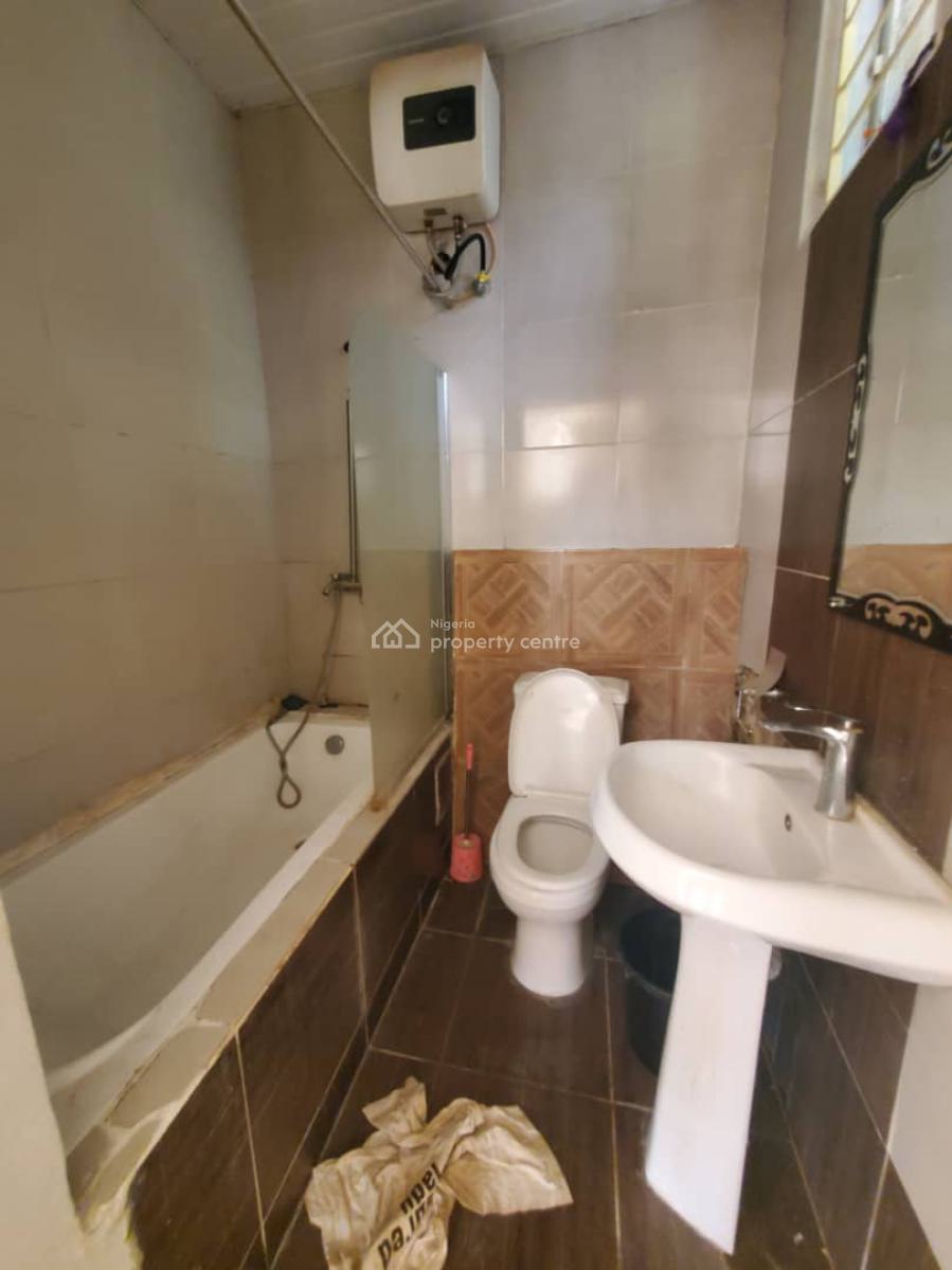 Spacious 2 Bedroom Block of Flat, American International School, Durumi, Abuja, Flat / Apartment for Rent