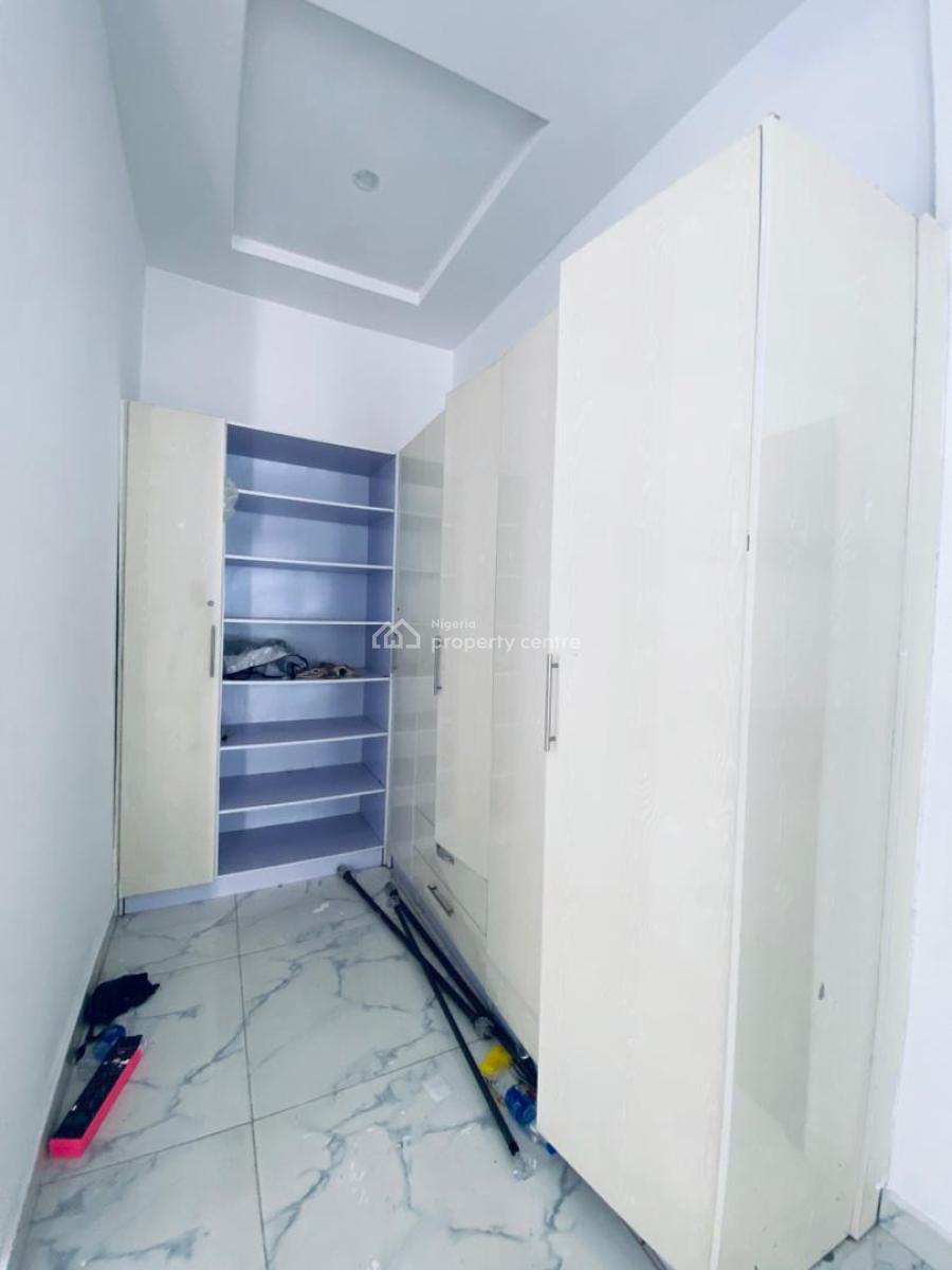 Spacious Masters Bedroom, Osapa London, Lekki, Lagos, Flat / Apartment for Rent