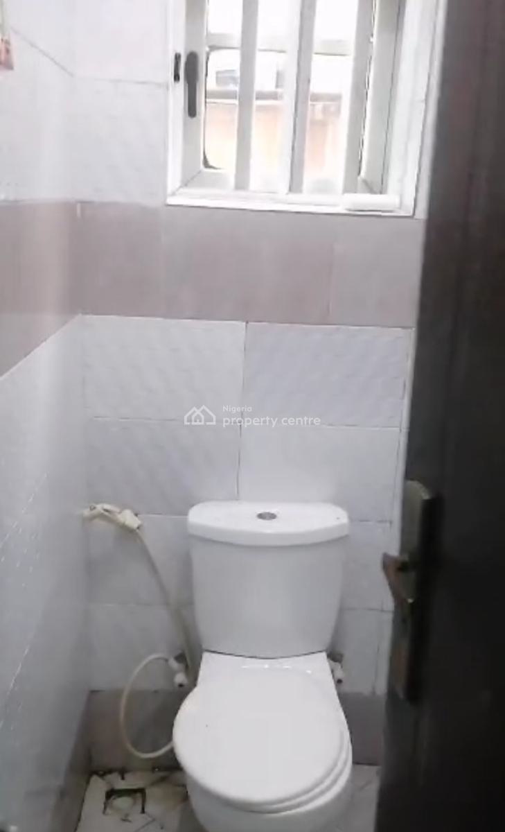Decent 3 Bedroom Flat Ground Floor, Waterfront Estate, Magodo, Lagos, House for Rent