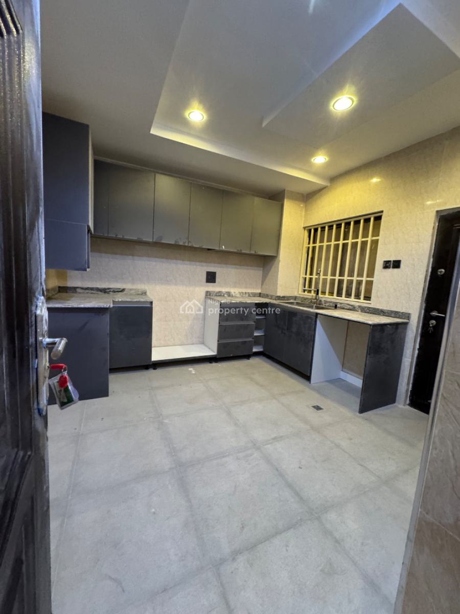 Newly Built and Well Spacious 3 Bedrooms Flats with Bq, Gilmore, Jahi, Abuja, Flat / Apartment for Rent
