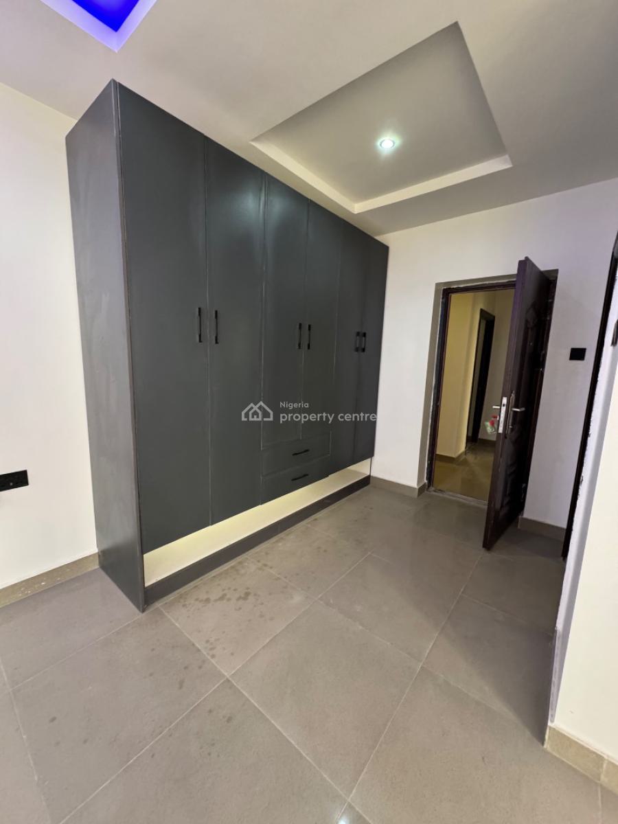 Newly Built and Well Spacious 3 Bedrooms Flats with Bq, Gilmore, Jahi, Abuja, Flat / Apartment for Rent