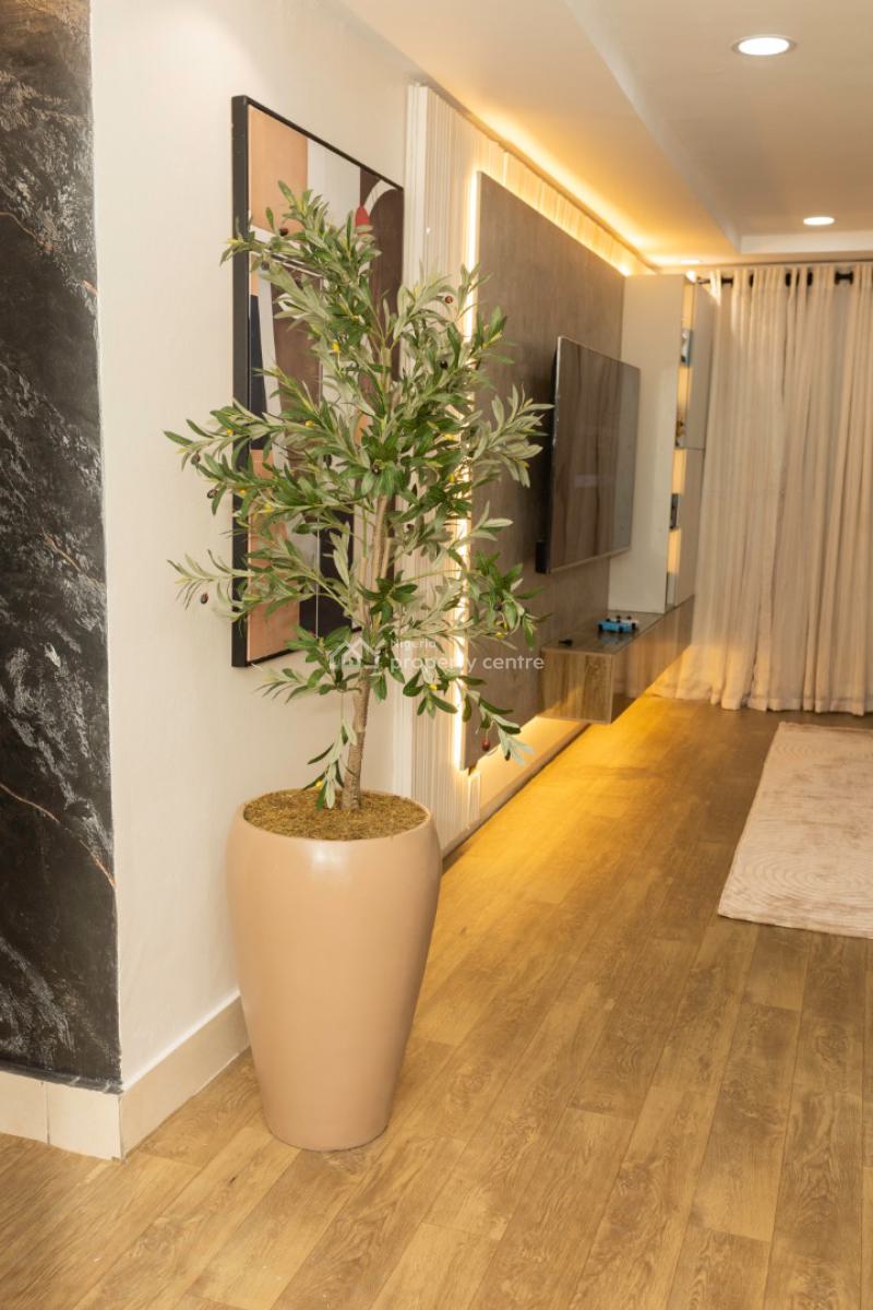 Luxury 2 Bedroom Service Apartment, Westron Close, Lekki Phase 1, Lekki, Lagos, Flat / Apartment Short Let