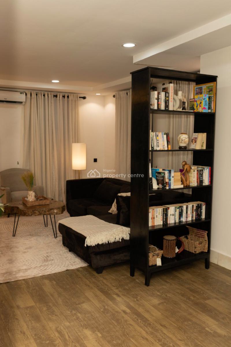 Luxury 2 Bedroom Service Apartment, Westron Close, Lekki Phase 1, Lekki, Lagos, Flat / Apartment Short Let