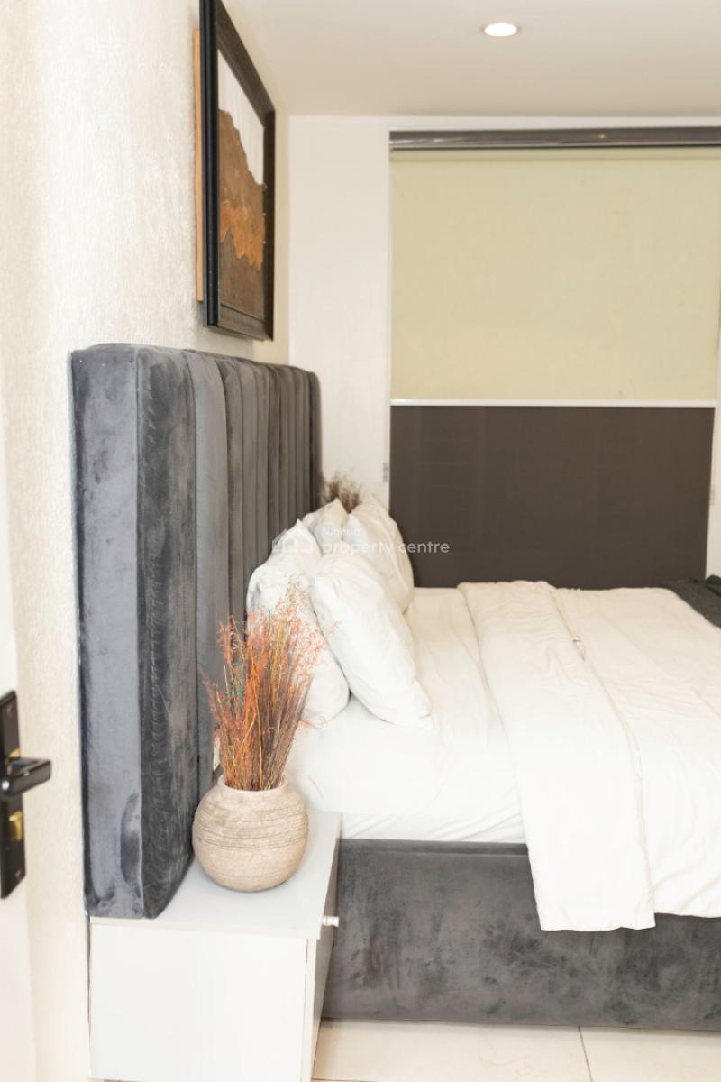 Luxury 2 Bedroom Service Apartment, Westron Close, Lekki Phase 1, Lekki, Lagos, Flat / Apartment Short Let