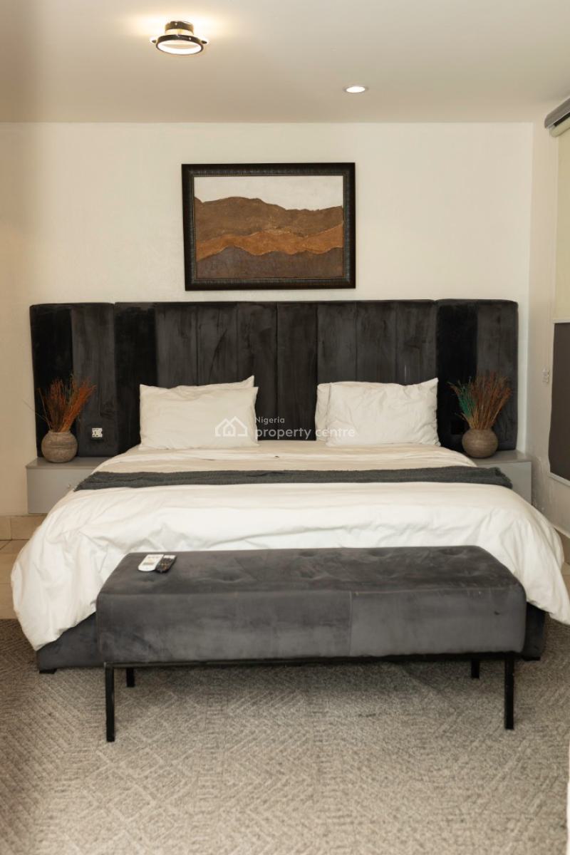 Luxury 2 Bedroom Service Apartment, Westron Close, Lekki Phase 1, Lekki, Lagos, Flat / Apartment Short Let