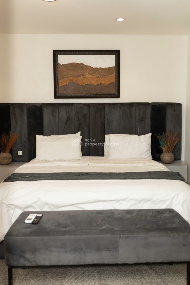 Luxury 2 Bedroom Service Apartment, Westron Close, Lekki Phase 1, Lekki, Lagos, Flat / Apartment Short Let