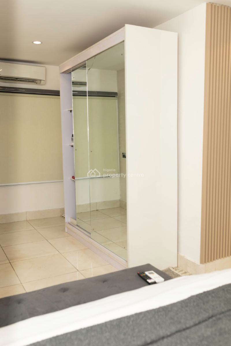 Luxury 2 Bedroom Service Apartment, Westron Close, Lekki Phase 1, Lekki, Lagos, Flat / Apartment Short Let