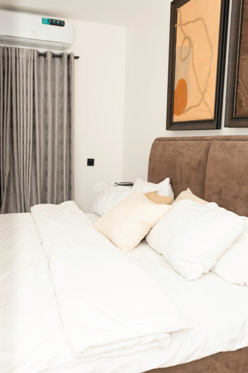 Luxury 2 Bedroom Service Apartment, Westron Close, Lekki Phase 1, Lekki, Lagos, Flat / Apartment Short Let
