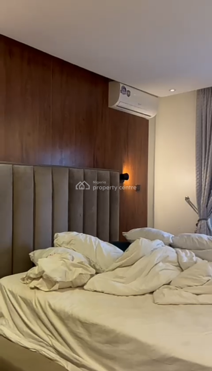 Spacious 3 Bedroom Flat + 1bq, Lekki Phase 1, Lekki, Lagos, Flat / Apartment for Rent