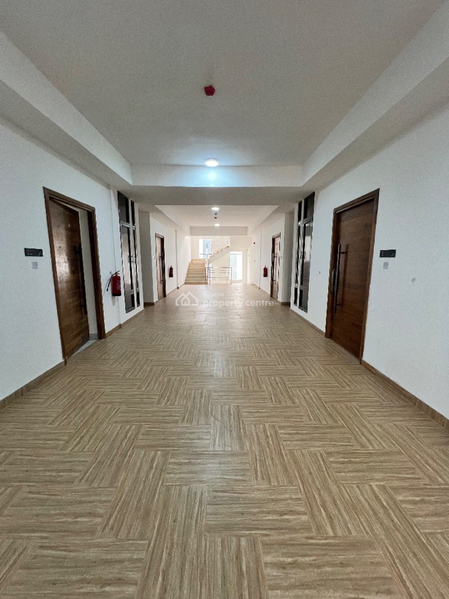Luxurious Massive 3 Bedroom Apartment with Bq + Spool & Gym, Lekki Phase 1, Lekki, Lagos, Flat / Apartment for Sale