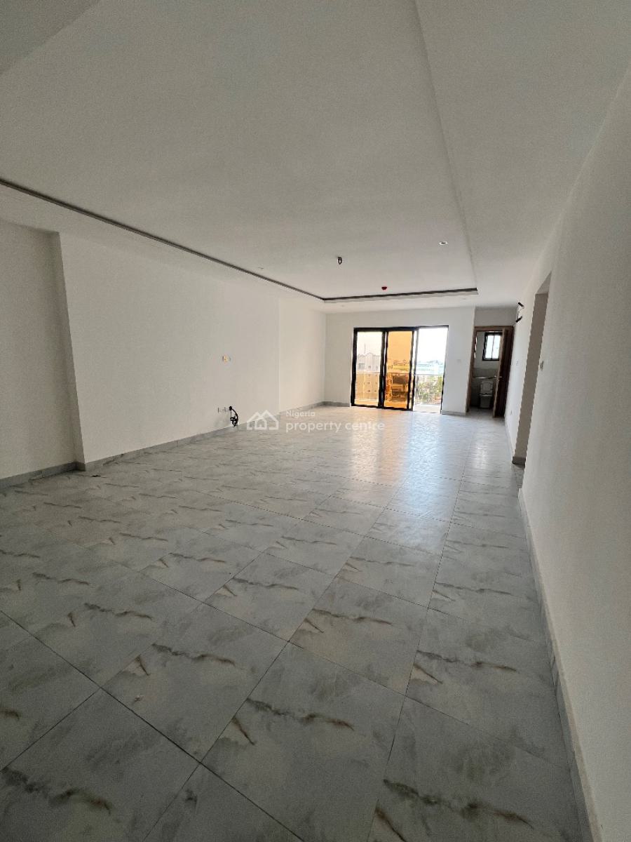 Luxurious Massive 3 Bedroom Apartment with Bq + Spool & Gym, Lekki Phase 1, Lekki, Lagos, Flat / Apartment for Sale