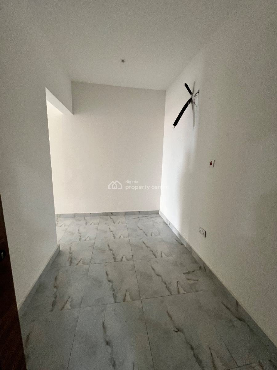 Luxurious Massive 3 Bedroom Apartment with Bq + Spool & Gym, Lekki Phase 1, Lekki, Lagos, Flat / Apartment for Sale