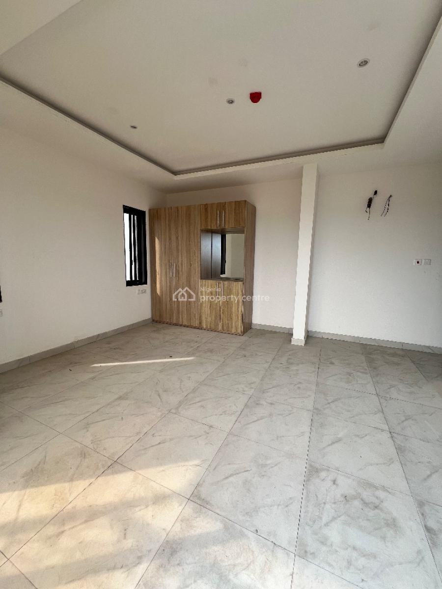 Luxurious Massive 3 Bedroom Apartment with Bq + Spool & Gym, Lekki Phase 1, Lekki, Lagos, Flat / Apartment for Sale