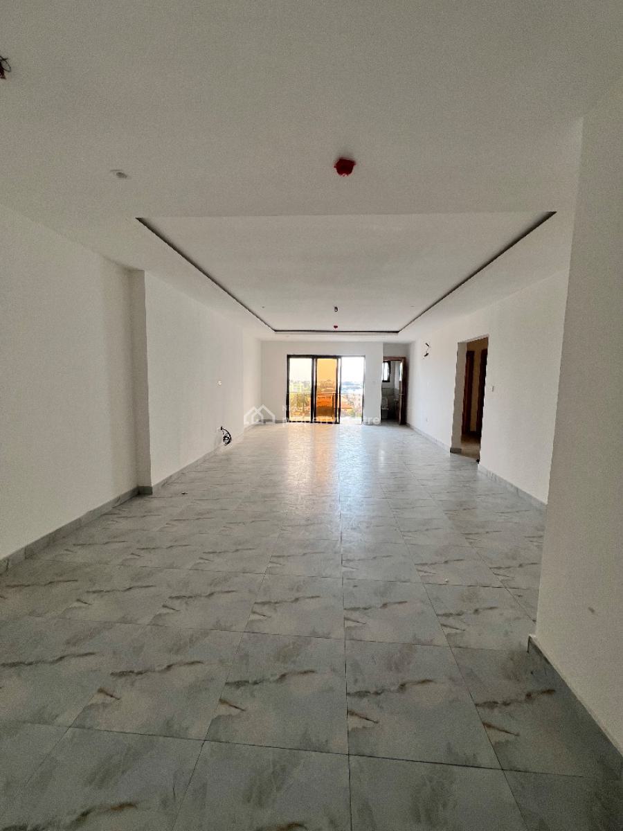 Luxurious Massive 3 Bedroom Apartment with Bq + Spool & Gym, Lekki Phase 1, Lekki, Lagos, Flat / Apartment for Sale