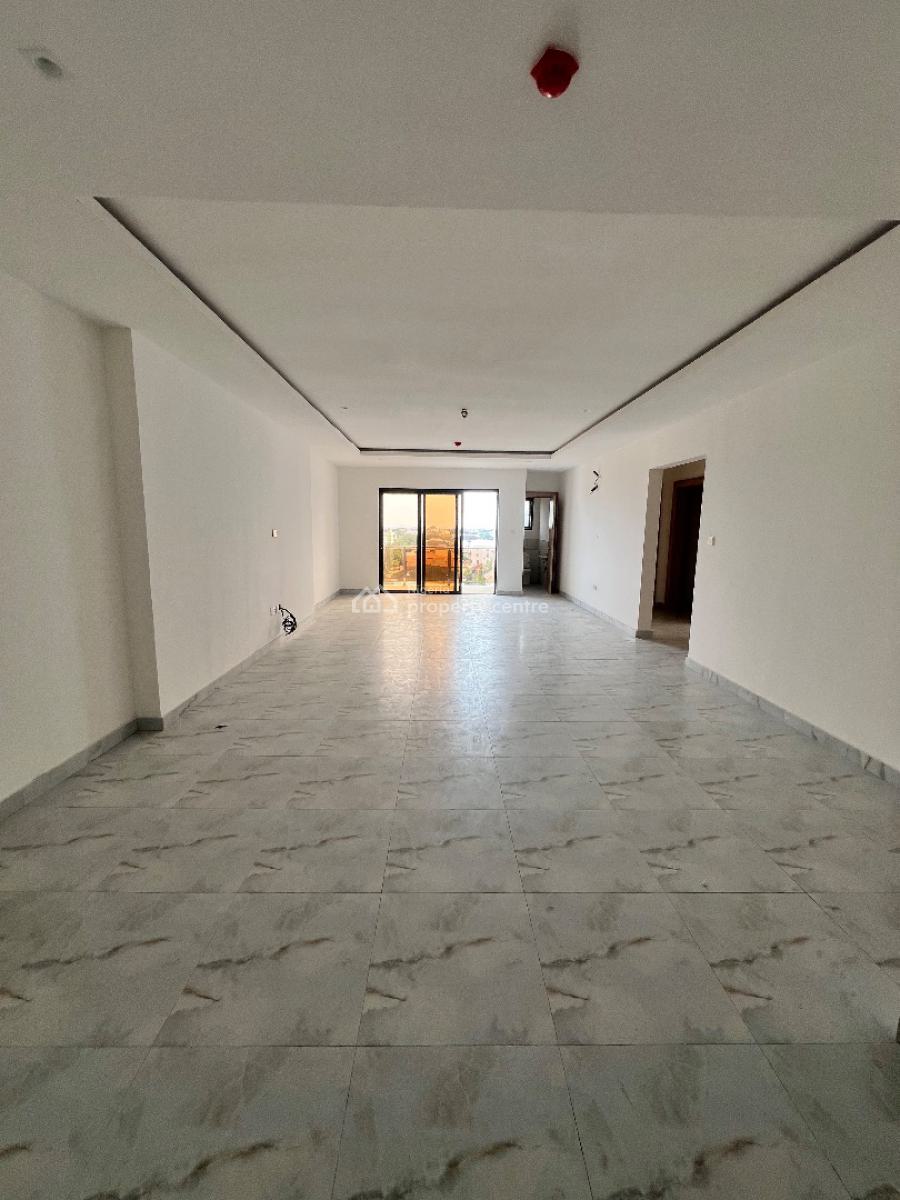 Luxurious Massive 3 Bedroom Apartment with Bq + Spool & Gym, Lekki Phase 1, Lekki, Lagos, Flat / Apartment for Sale